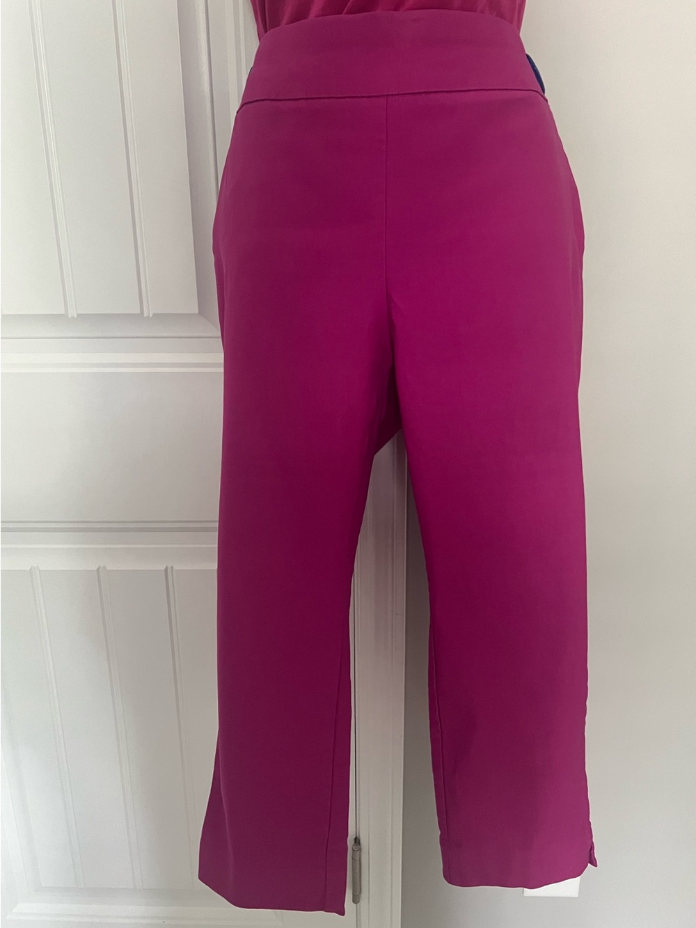 CHICOS SO SLIMMING CROP PANTS SZ P 1